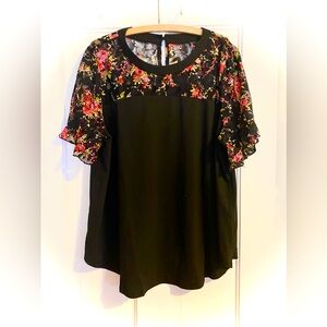 Womens plus size 3xl black short sleeve top with floral mesh sleeves